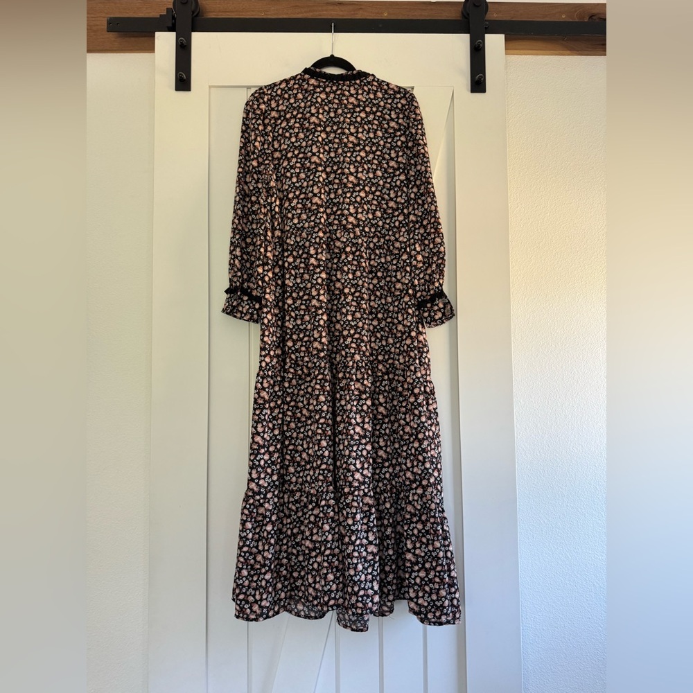 Levi's Farah Long Dress featuring a black ditsy floral print - Picture 8 of 13